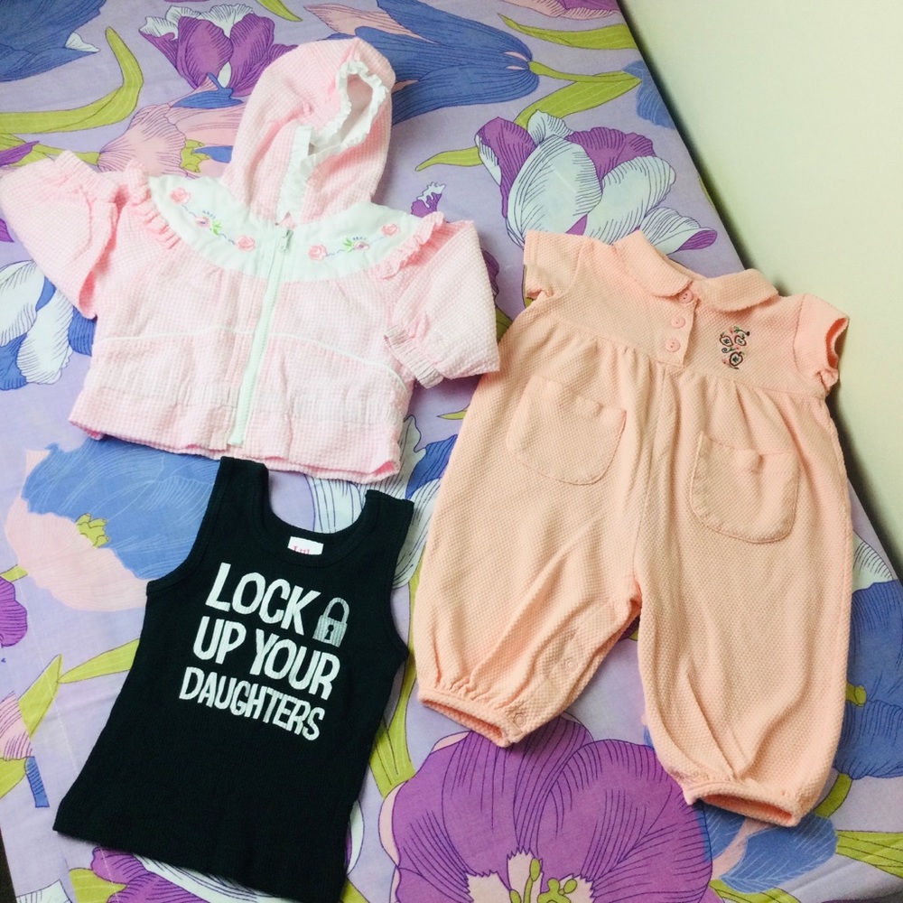 Like New Lot  3 Pz Baby Girl Clothes
